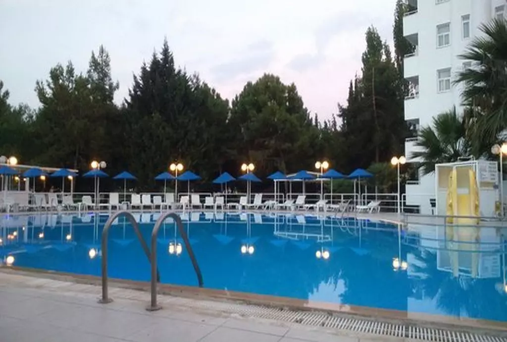 hotel flora suites kusadasi_shabavizparvaz_05.jpg